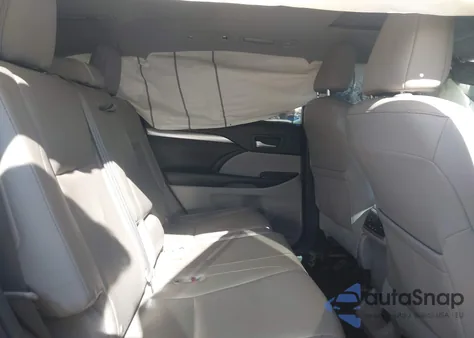 2014 Toyota Highlander Xle V6 z USA, uszkodzony, nr VIN 5TDKKRFH6ES005731